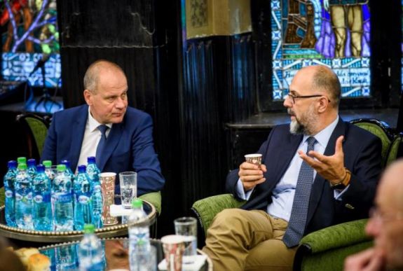 A MOGYE és a katolikus gimnázium helyzetéről is tájékoztatta Navracsics Tibor EU-biztost az RMDSZ elnöke