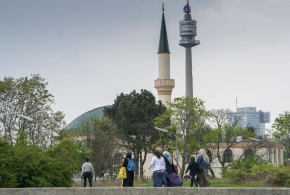 Mecseteket zárnak be Ausztriában
