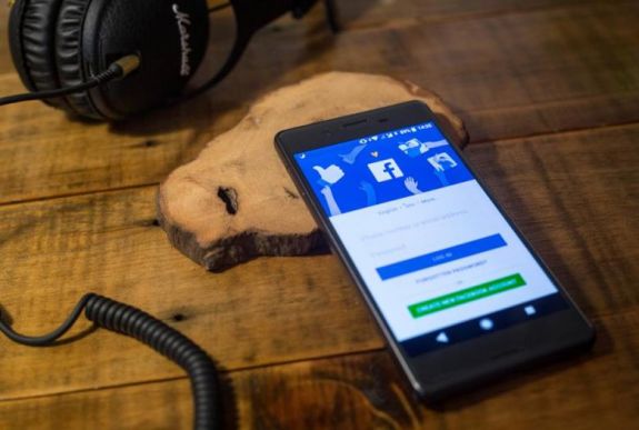 Nagyobb hangsúlyt fektet az emlékeinkre a Facebook