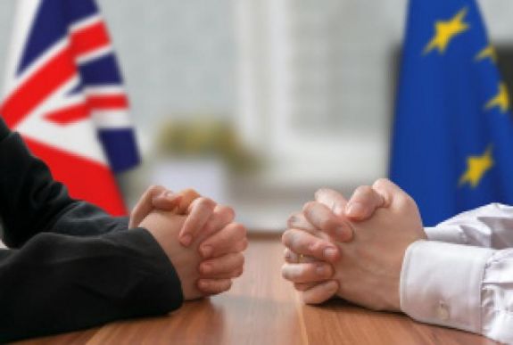 Brexit: októberre meglehet a kilépési megállapodás
