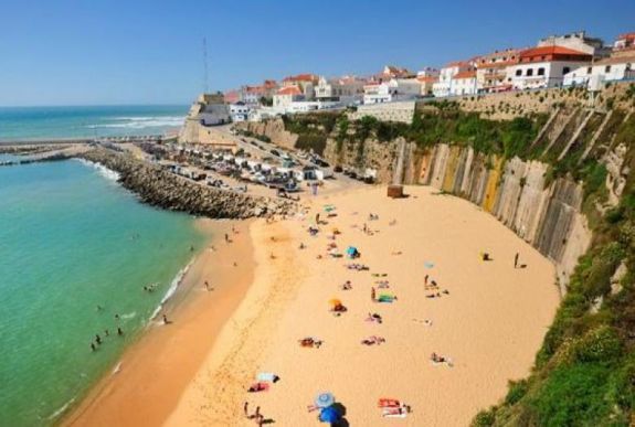 Szelfizés közben veszthette életét a Portugáliában nyaraló pár