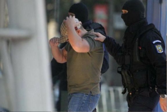 Rendőr tagja is van az embercsempészbandának