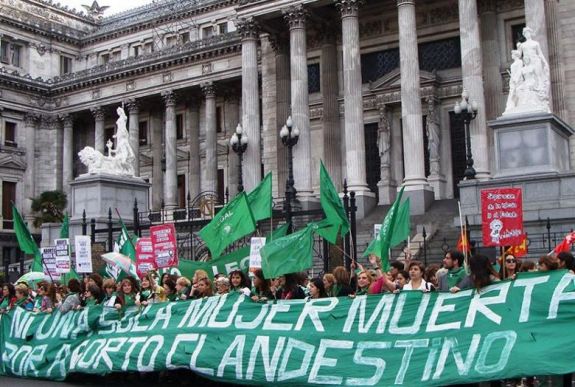 Argentína is enyhítene az abortusztilalmon