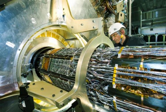 Új felfedezések kapujában áll a CERN