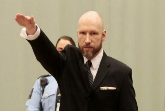 Ismét panaszkodott a norvég tömeggyilkos – elutasították