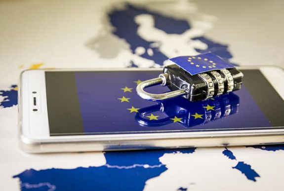 Európai döntés alakítja át az internetet, ahogyan ismertük