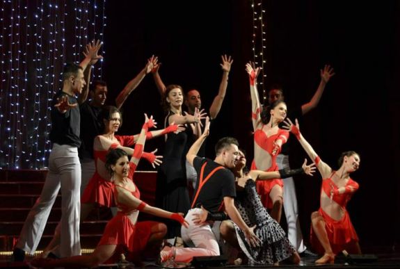A ’30-as, ’40-es évek slágereivel búcsúztat évadot a  Kolozsvári Magyar Opera