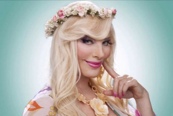 Kémkedett Cicciolina