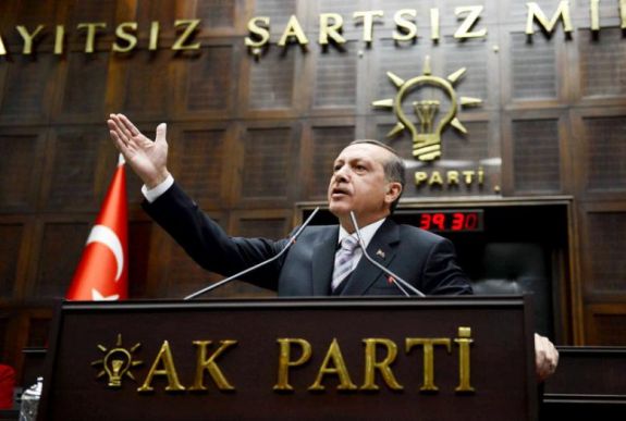 Török választások: Erdoğan vezet, elveszítette abszolút többségét a kormánypárt