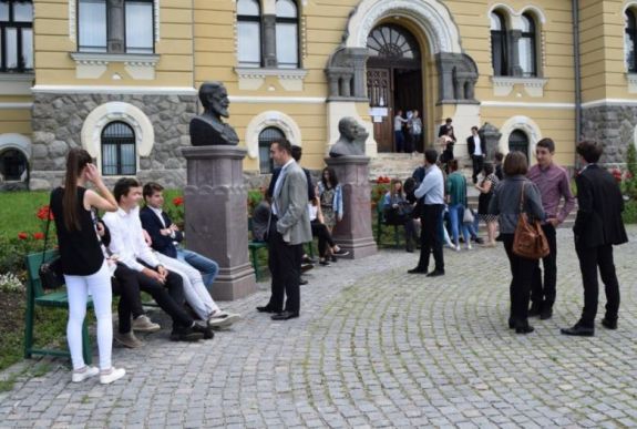 Összetett tudást kellett felmutatniuk a magyar nyelv és irodalomból érettségizőknek