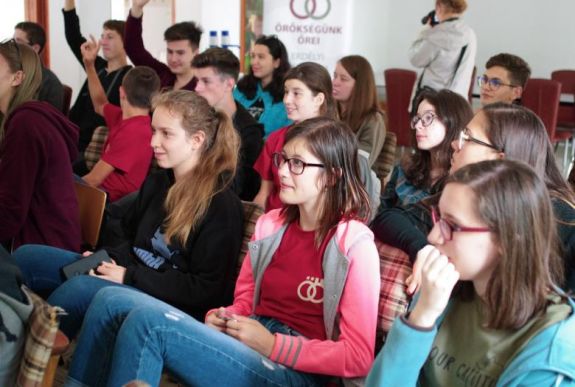 Munkaterveket mutattak be a fiatalok a III. Örökségünk Őrei táborban