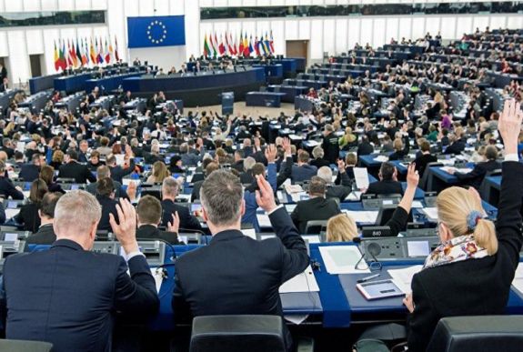 Az Európai Parlament tételesen rögzítené  az Unión belüli kisebbségek jogait