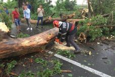 A viharos időjárás miatt akadozott a forgalom Hargita megyében