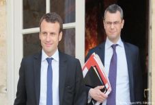 Összeférhetetlenség miatt vizsgálódnak Macron egyik emberénél