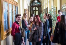 Komoly támogatást kapnak az egyetemeken a vidéki végzős tanulók