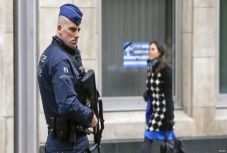 Belgiumban csökkentik az utcán járőröző katonák számát