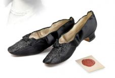 Szeretné meglepni párját ezzel az egyedi topánkával? 