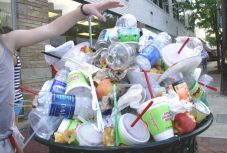 Nehezen szabadulunk a műanyagtól, pedig 35 alternatívája van