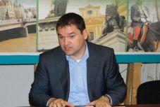 A közigazgatási törvénykönyv RMDSZ-javaslatra tiltja, hogy a köztisztviselő diszkrimináljon