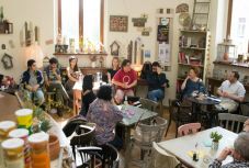 Erdélyi az évad legjobb színházi büféje és ajándéktárgya