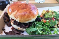 Medvehúst is kóstoltak Sepsiszentgyörgyön, az első erdélyi barbecue fesztiválon  