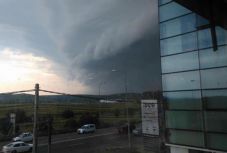 Az ország nagy részében viharos az idő, a katasztrófavédelem készenlétben áll