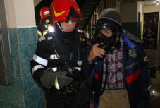 Kiugrott a tizedik emeletről a lángokban álló lakásból