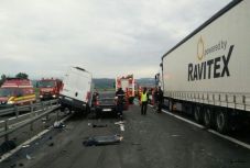 FRISSÍTVE: Forgalommal szemben hajtott az A1-es autópályán: négyen meghaltak