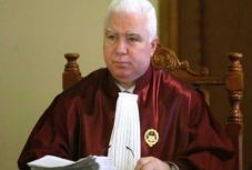 Nyomást gyakorolt az elnöki hivatal az egyik alkotmánybíróra?