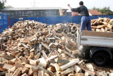 A nagyvállalatok javára, de a lakosság kárára drágulhat a tűzifa