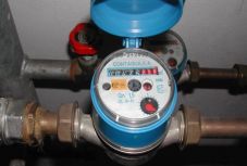 FRISSÍTVE - Megszavazták: 9 százalékra csökken a víz- és csatornadíjak áfája