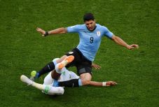Suárez góljával Uruguay és Oroszország is nyolcaddöntős