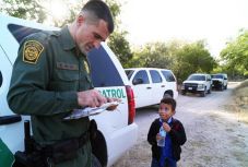 Fontos kérdésben hátrált meg a nyomás miatt Trump