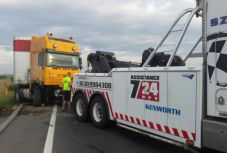 Román kamion és kisteherautó ütközött egy magyarországi autópályán