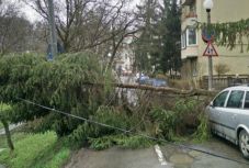 Árvíz és áramszünet volt péntek este Maros megyében is