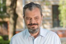 Kolozsvári tiltakozó akción jelentette be Eckstein-Kovács Péter: lemond RMDSZ-tagságáról