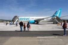 FRISSÍTVE: Leszállt az első nemzetközi járat Marosvásárhelyen