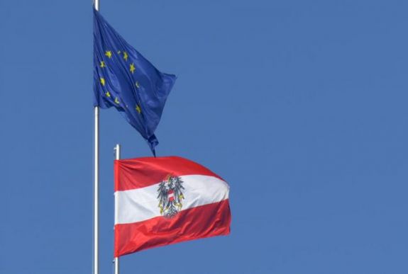 Ausztria tölti be az EU soros elnöki tisztét vasárnaptól, Románia gratulált