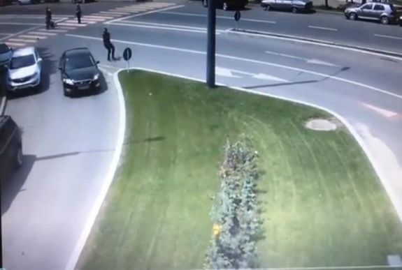 Az apja mellől raboltak el egy gyermeket az autóból