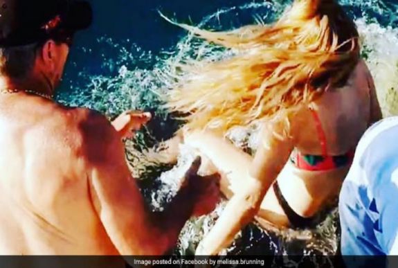 Ijesztő felvételek – ezért nem ajánlott kézből etetni a cápát