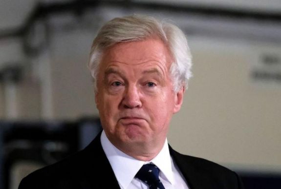 Lemondott a brit Brexit-ügyi miniszter