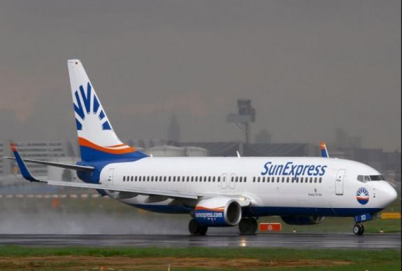 Kényszerleszállást hajtott végre egy gép a Henri Coandă repülőtéren