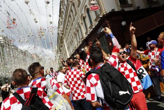 Ellepték Moszkva köztereit és szórakozóhelyeit a horvát drukkerek