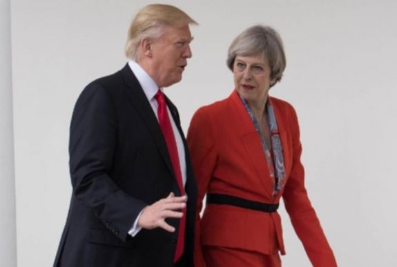 Theresa May: „Donald Trump azt javasolta, hogy pereljem be az EU-t”