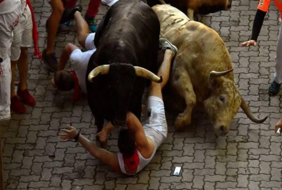 Véget ért a pamplonai bikafuttatás, ennyien sérültek meg