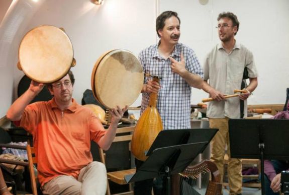 Milyen hangszereken játszottak Mátyás király esküvőjén?