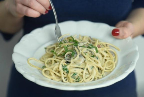 Készítsen fehérboros spagettit