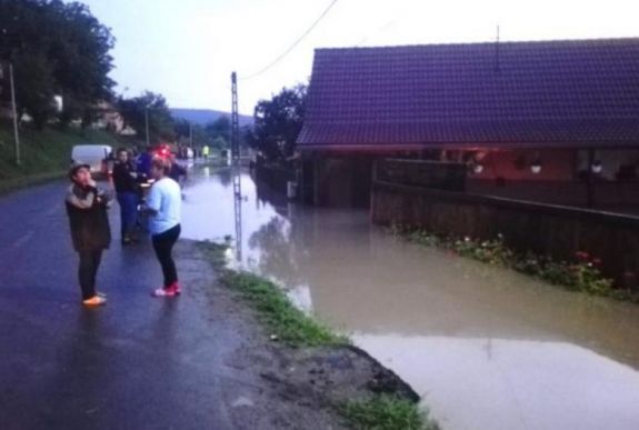 Árvíz: Szeben megyében kétszázan hagyták el otthonukat az éjszaka