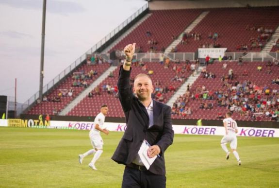 HIVATALOS: három meccs után kirúgta Edward Iordănescut a Kolozsvári CFR