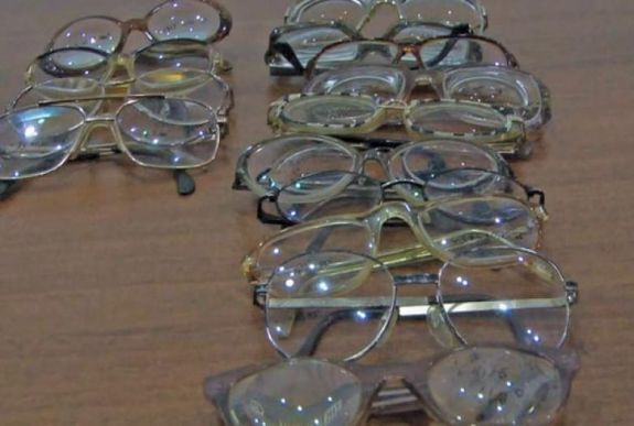 Kétszázezer nyugdíjas kaphat ingyenszemüveget